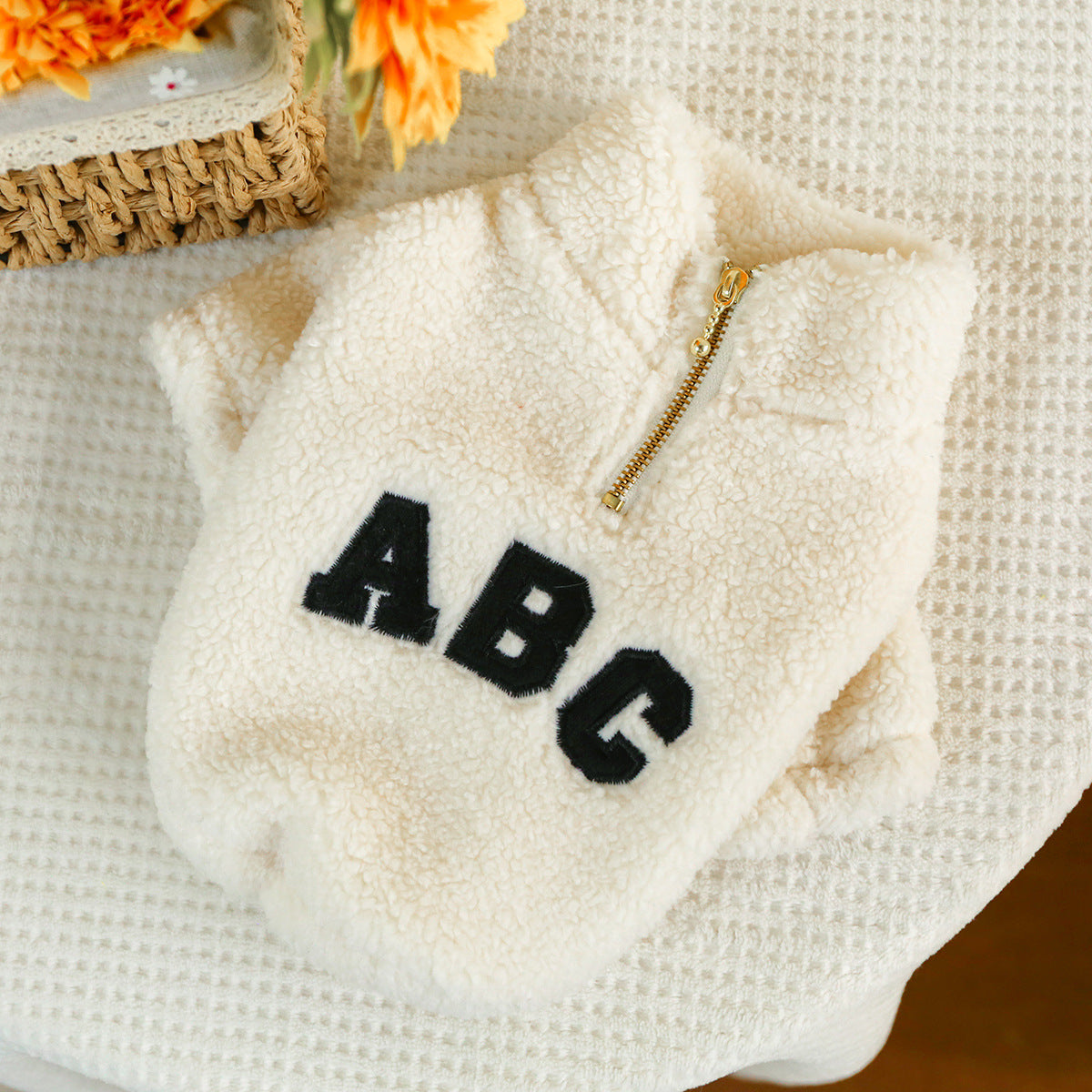 Flauschige ABC Reißverschlussjacke