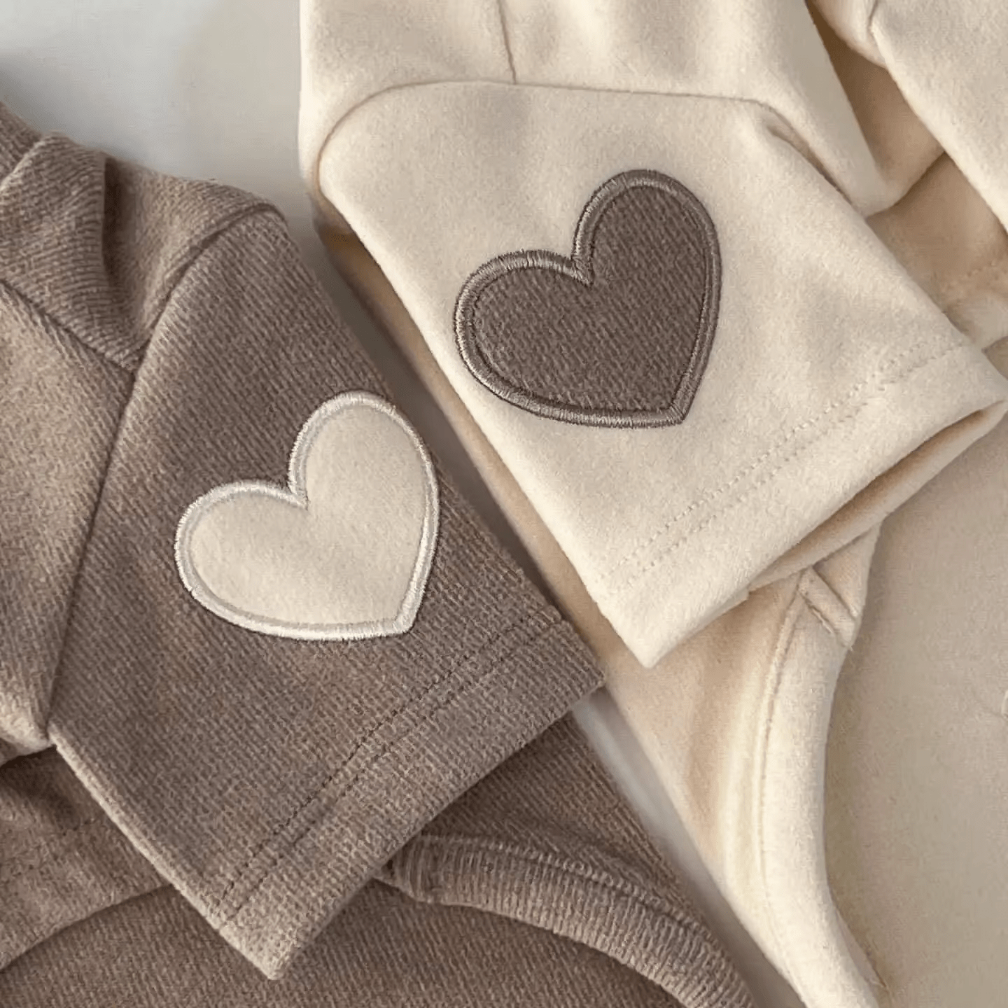 Cozy Heart Sweater - PawPlaza